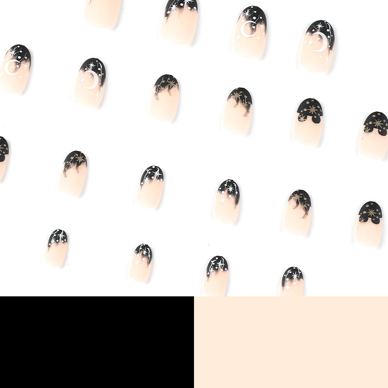 Kunstvolle Nagelkunst mit Mond- und Sternmotiven Brehn