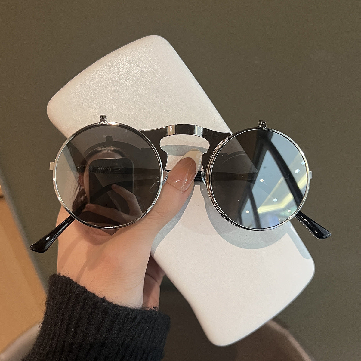 Damen Runde Designer-Sonnenbrille mit innovativem Rahmen Brehn