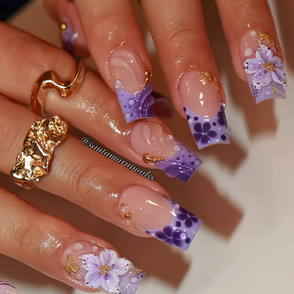 Künstlerisches Floral Press-On Nageldesign Brehn
