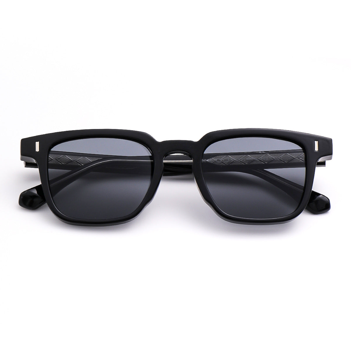 Damen Sonnenbrille im modernen statement Stil mit verstärktem Rahmen Brehn