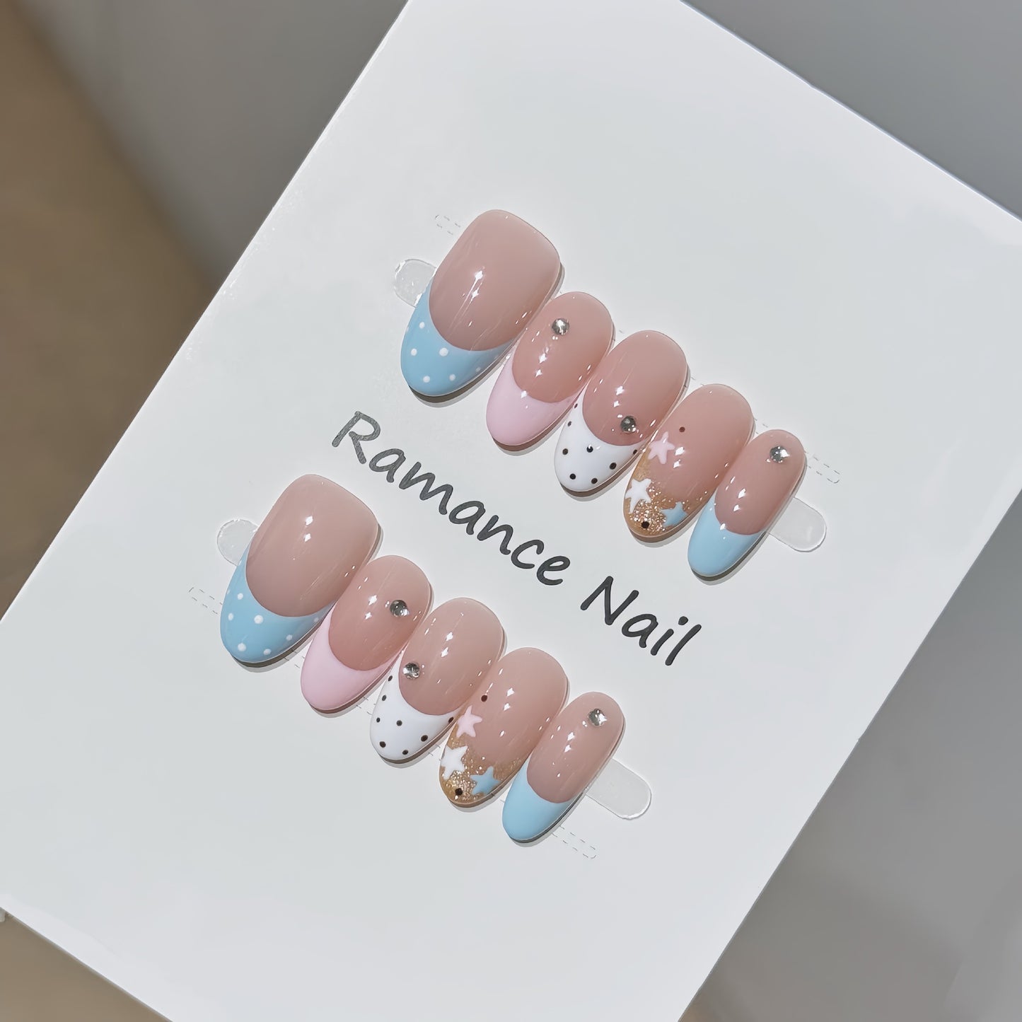 Press-On Nail Art Brehn
