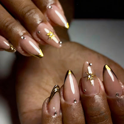 Kunstnagelset mit Leopardenmuster und Glitzerverzierungen Brehn