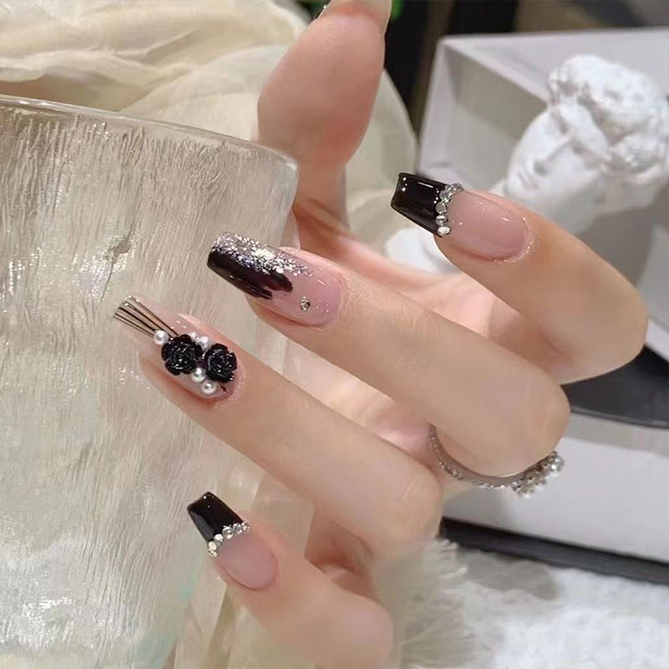 Glamouröse mit Strass verzierten Press-On-Nagelerweiterungen Brehn