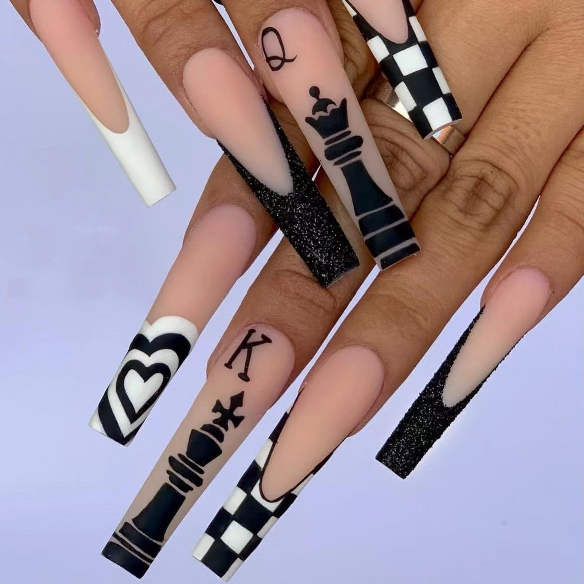 Kunstnagel-Set mit kreativen Schachmotiven Brehn