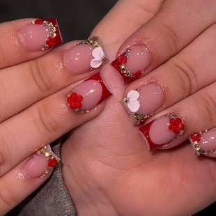 Kreative 3D Schleifen- und Perlen-Nagelerweiterungen Brehn