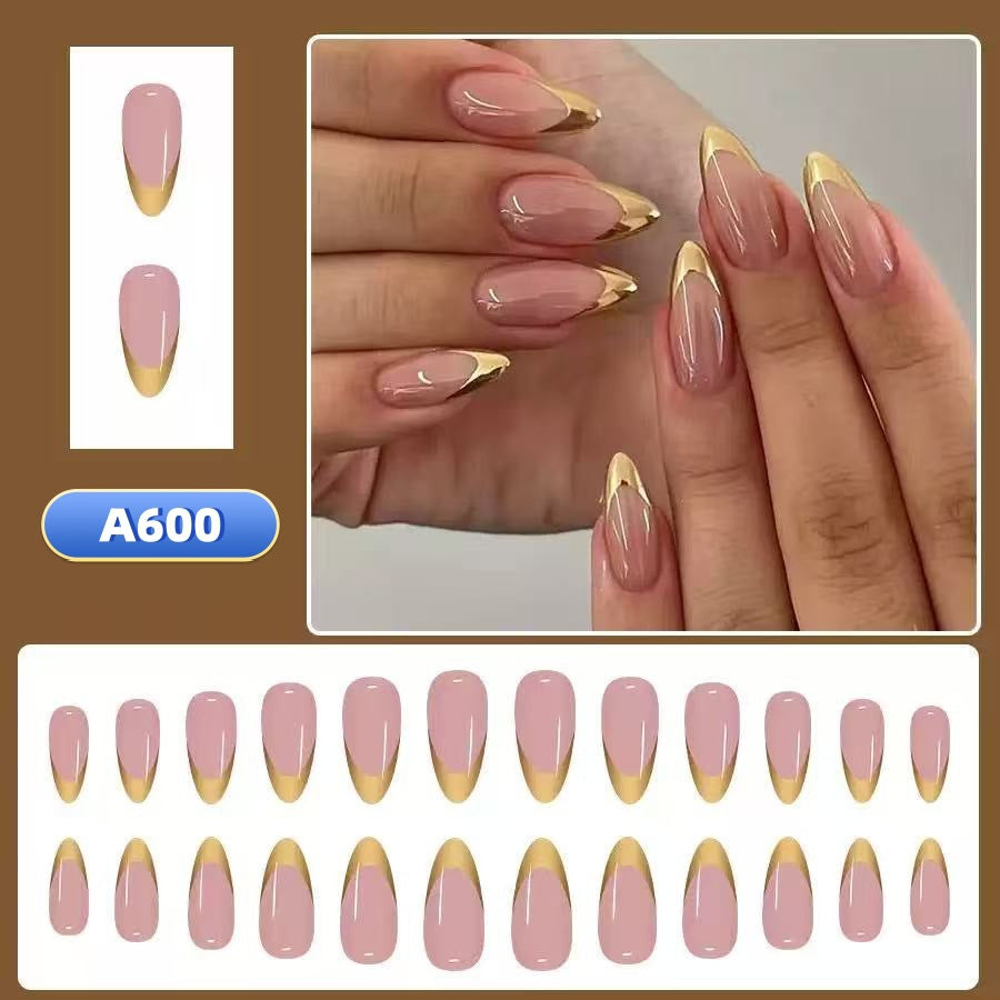 Kunstnagelset mit elegantem Goldspitzen-Design Brehn