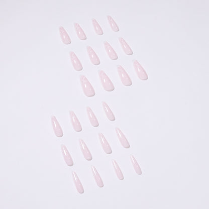 Kunstvolle Nagelverlängerungen mit elegantem Fluid-Design Brehn