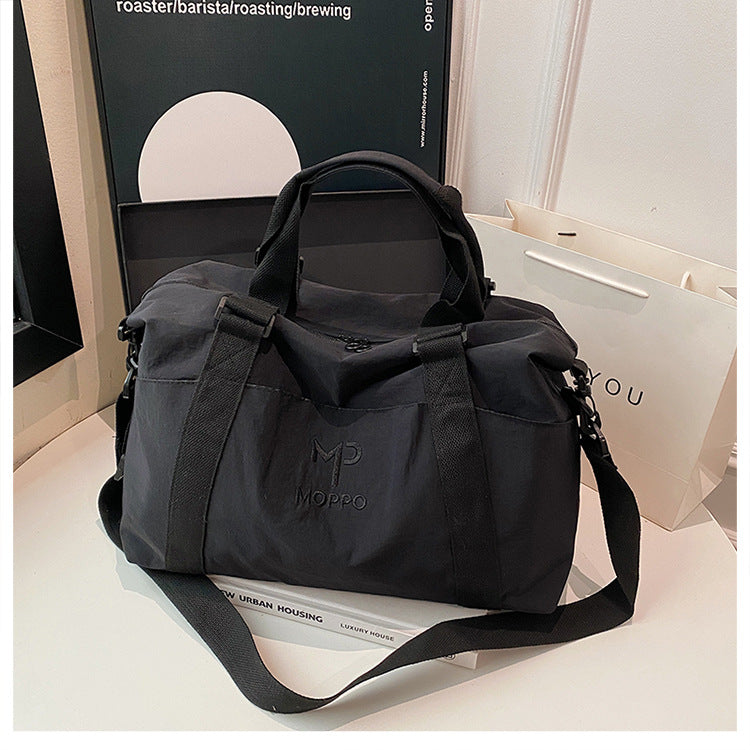 Sportliche Reisetasche Mit Verstärktem Tragesystem Brehn