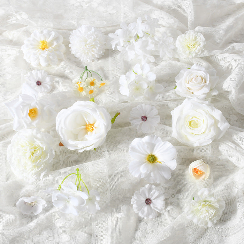 Blumenverzierter Haarschmuck