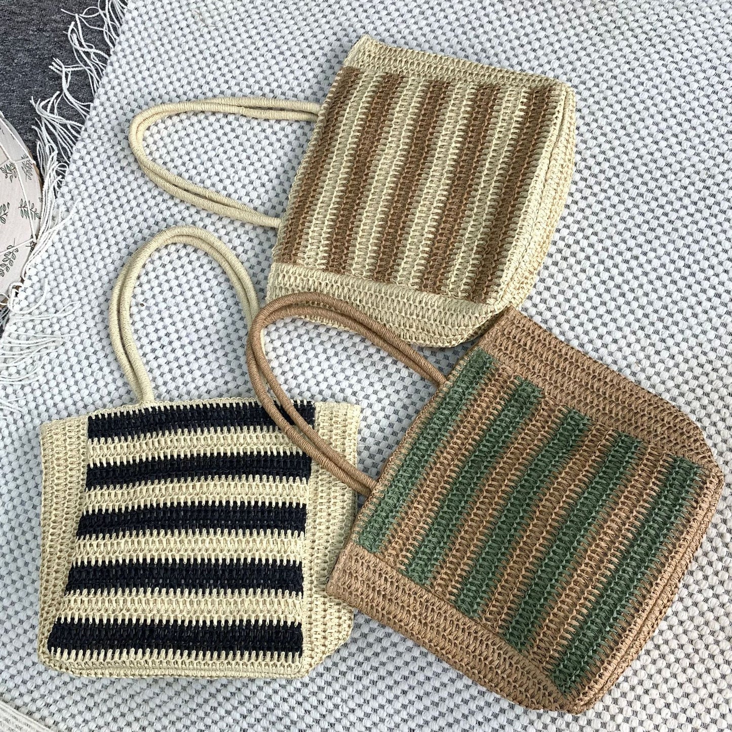 Designer Basttasche mit Grafischem Streifenmuster Brehn