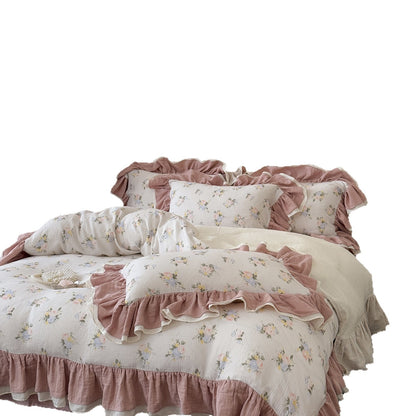 Gequiltetes floral gerüschtes Bettbezug-Set mit Kissenbezügen und geschichtetem Rüschensaum
