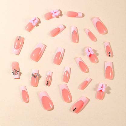 Elegante mit Krone verzierte Nagelkunstverlängerungen Brehn