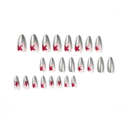 Kunstvolle Stiletto-Nägel mit Silber- und Sternenmotiven Brehn