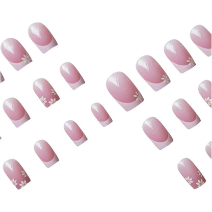 Elegantes französisches Spitzen-Design mit floraler Nail Art