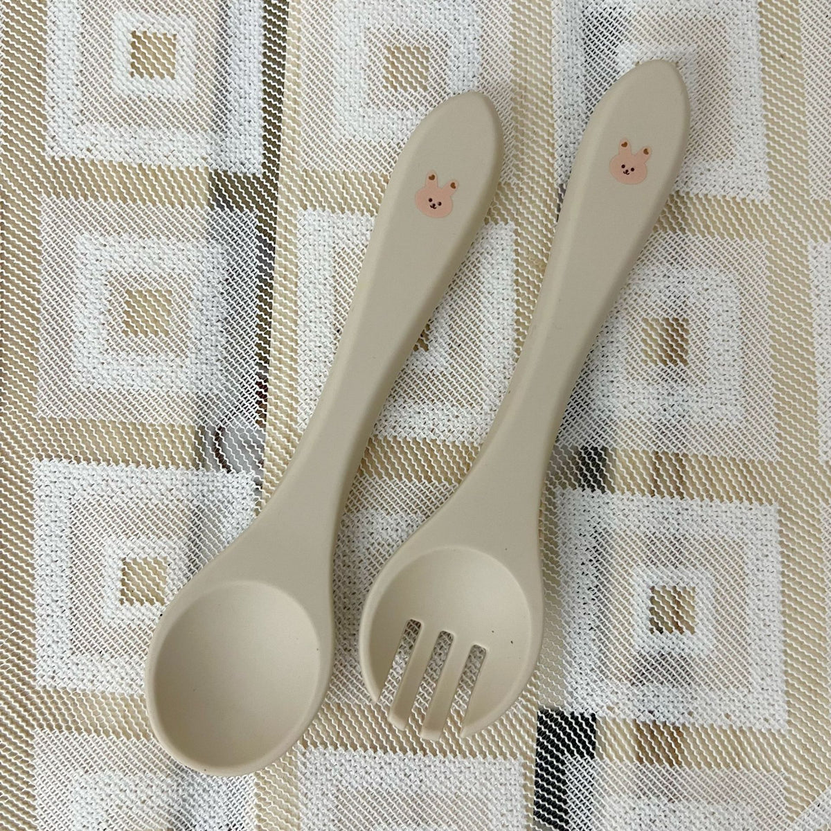 Silikon-Baby-Löffel- und Gabelset mit weichen, ergonomischen Griffen