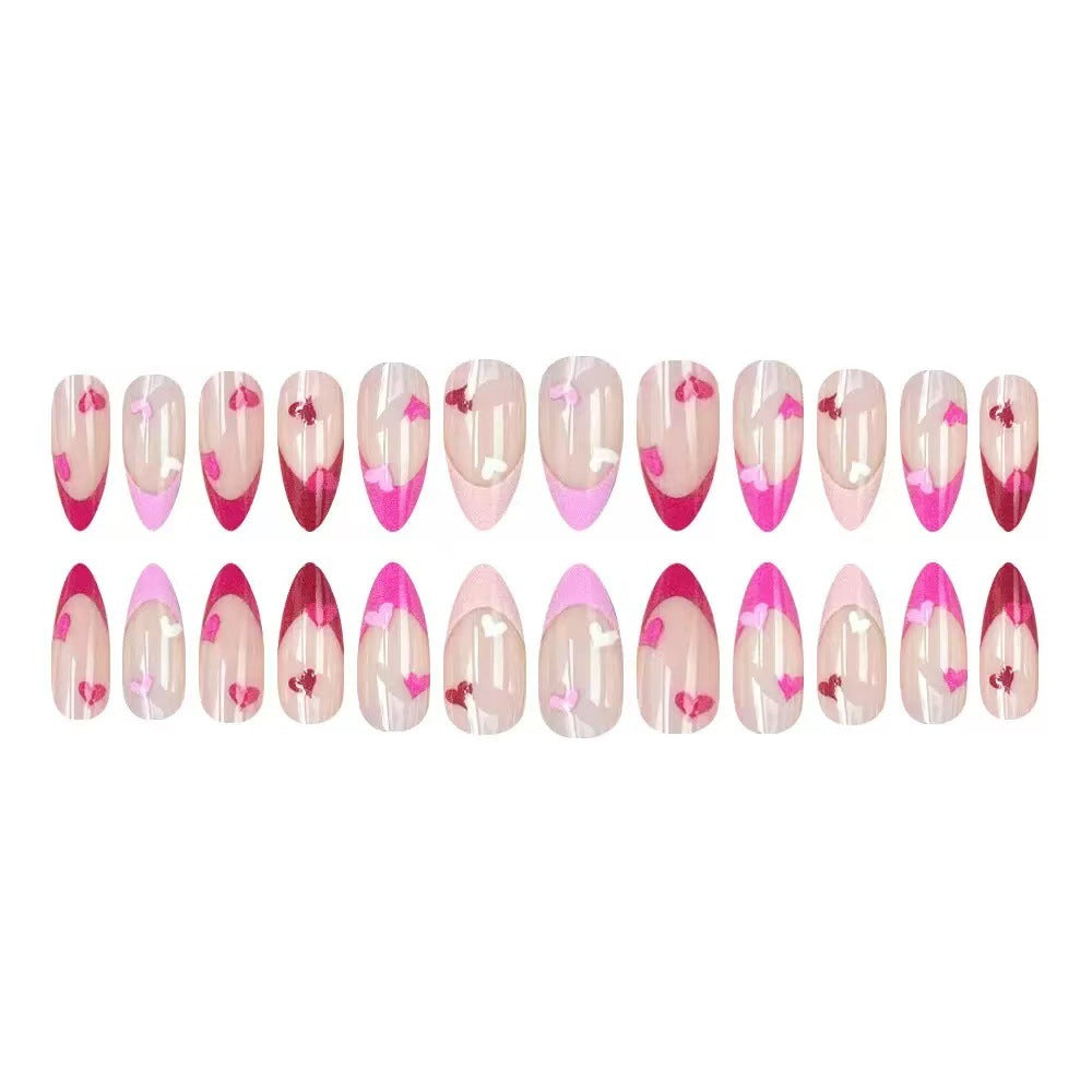 Kunstnagelset mit romantischen Herz-Designs Brehn