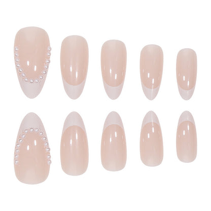 Kunstnagelset mit eleganten Spitzen und Perlverzierungen Brehn