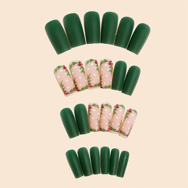 Kunstvolle Nagelspitzen mit botanischen Motiven Brehn