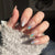 Glamouröse Lange Stiletto Press-On Nägel mit holografischem Finish Brehn
