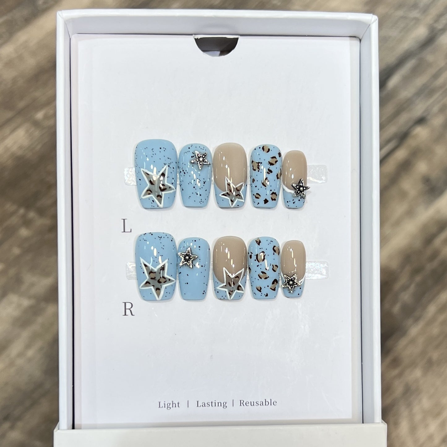 Dekorativer Floral Stiletto Press-On Nail Set Brehn