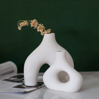 Abstrakte skulpturale Keramikvase