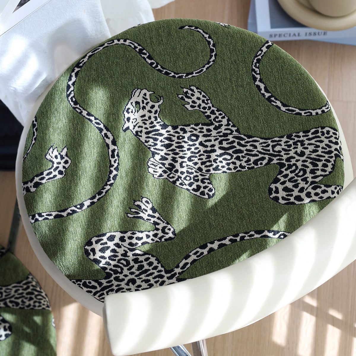 Runde Stuhlkissenhülle mit gewebtem Leoparden-Jacquard und elastischem Saum Brehn