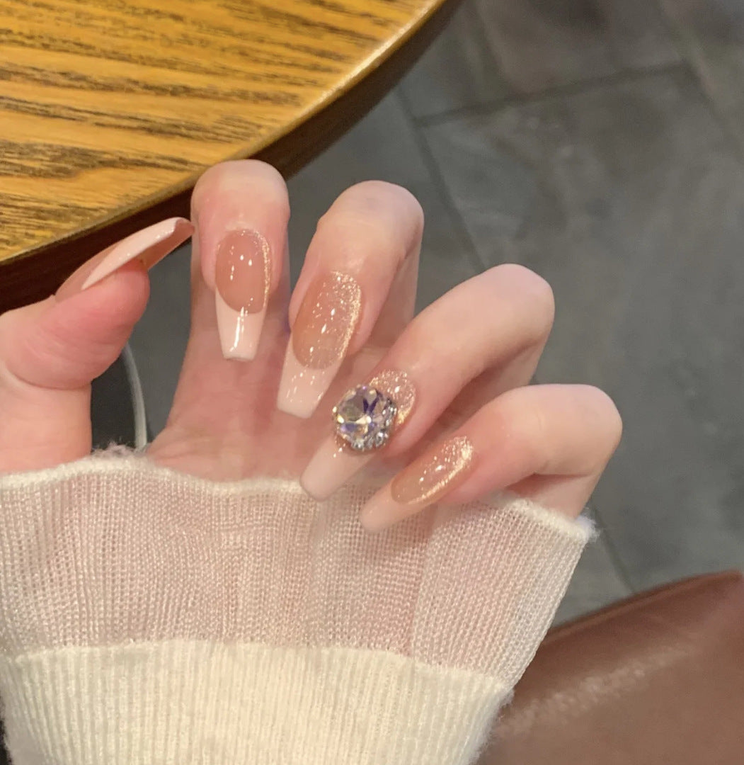Künstlerische Nagelspitzen mit Verspielten Motiven Brehn