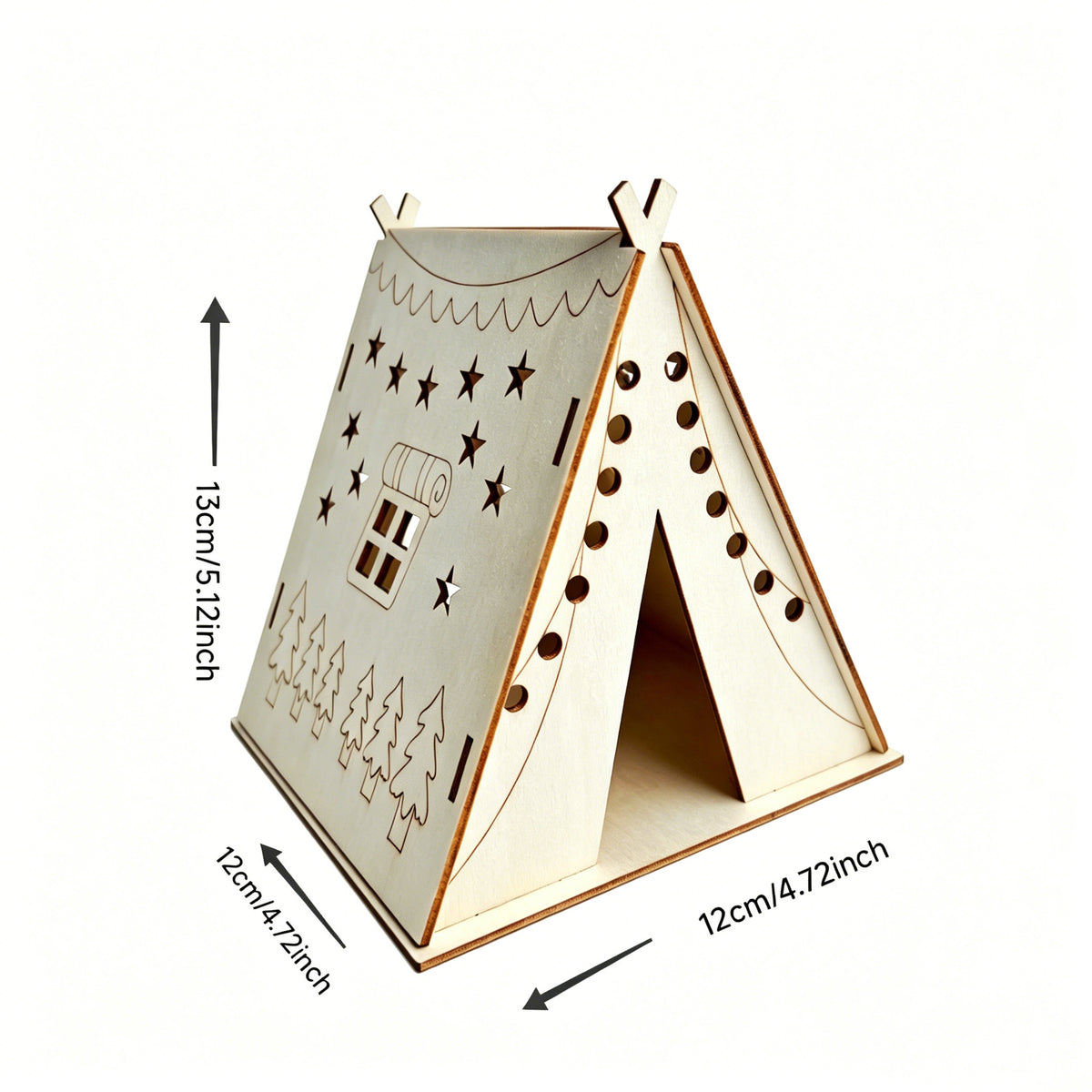 Dekorative Holzpyramide mit Sternenmotiv
