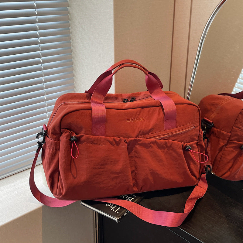 Sportliche Und Funktionale Reisetasche Mit Mehreren Außenfächern Brehn