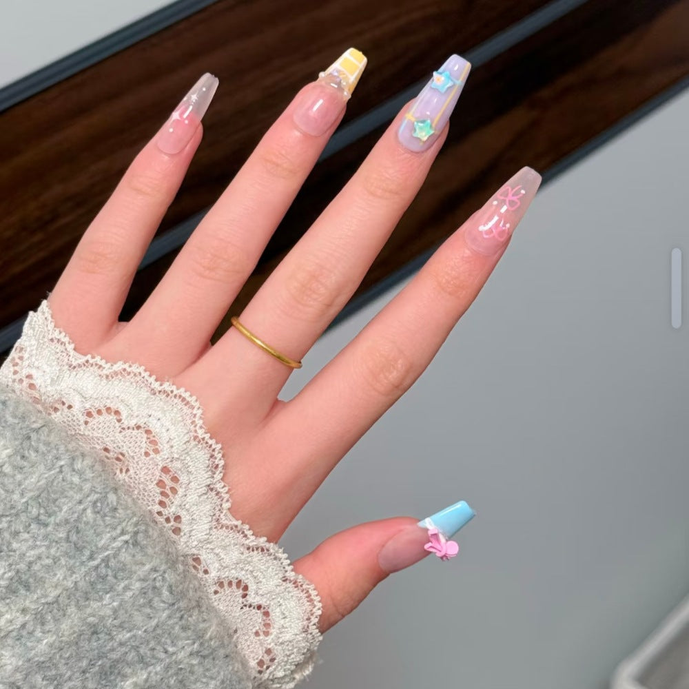 Kunstnägel mit Verspieltem Design Brehn