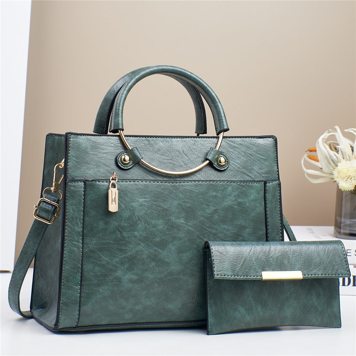 Elegante Handtasche mit Abnehmbaren Schulterriemen und Passendem Geldbeutel Brehn