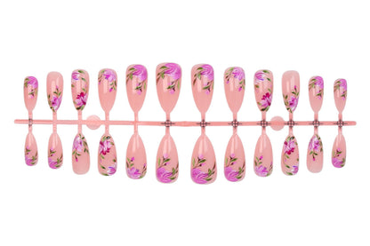 Kunstnagelset mit stylischen floralem Design Brehn