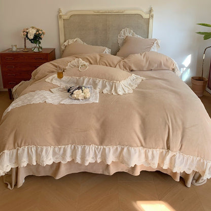Kuschelige Microfleece-Bettgarnitur im Vintage-Cottage-Stil mit Baumwollspitzenbesatz