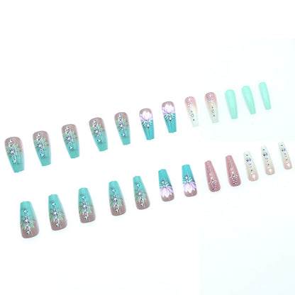 Elegante florale Edelstein-Nagelkunst Brehn
