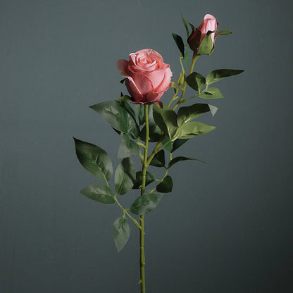 Realistische künstliche Rosenstängel