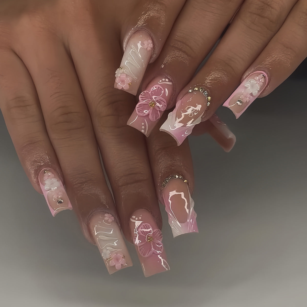 Künstlerische 3D-Blumen-Presse-on-Nagelverlängerungen Brehn