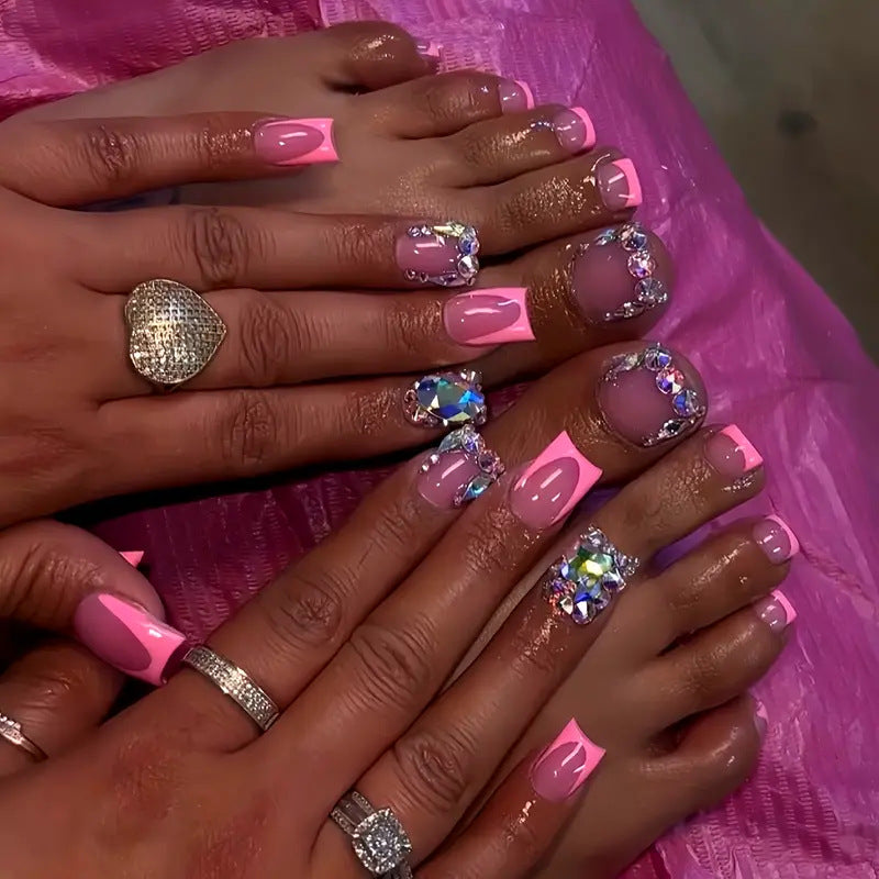Luxuriöses mit Strass verziertes Nagelkunst-Set Brehn