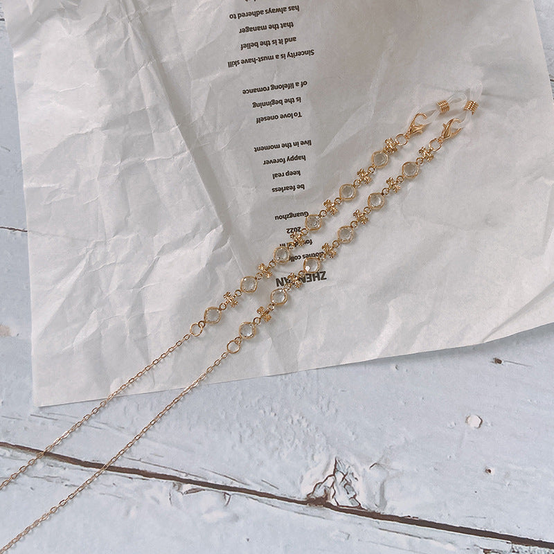 Elegante Brillenhalterkette mit Bunten Perlen und Stilvollen Anhängern Brehn