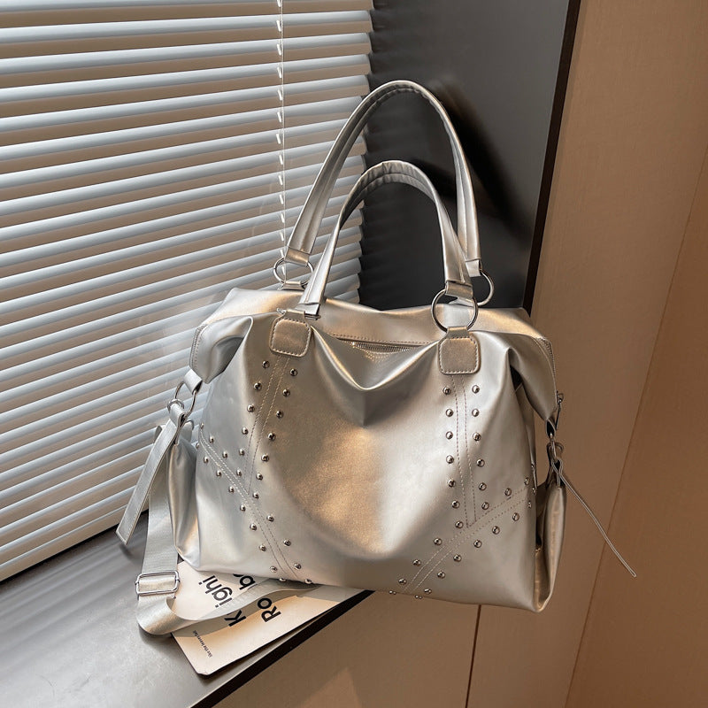 Elegante und Geräumige Handtasche Brehn