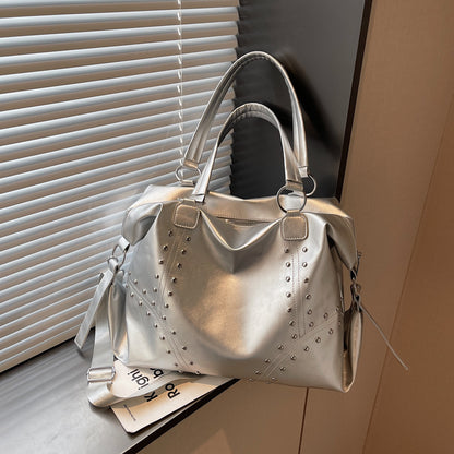 Elegante und Geräumige Handtasche Brehn