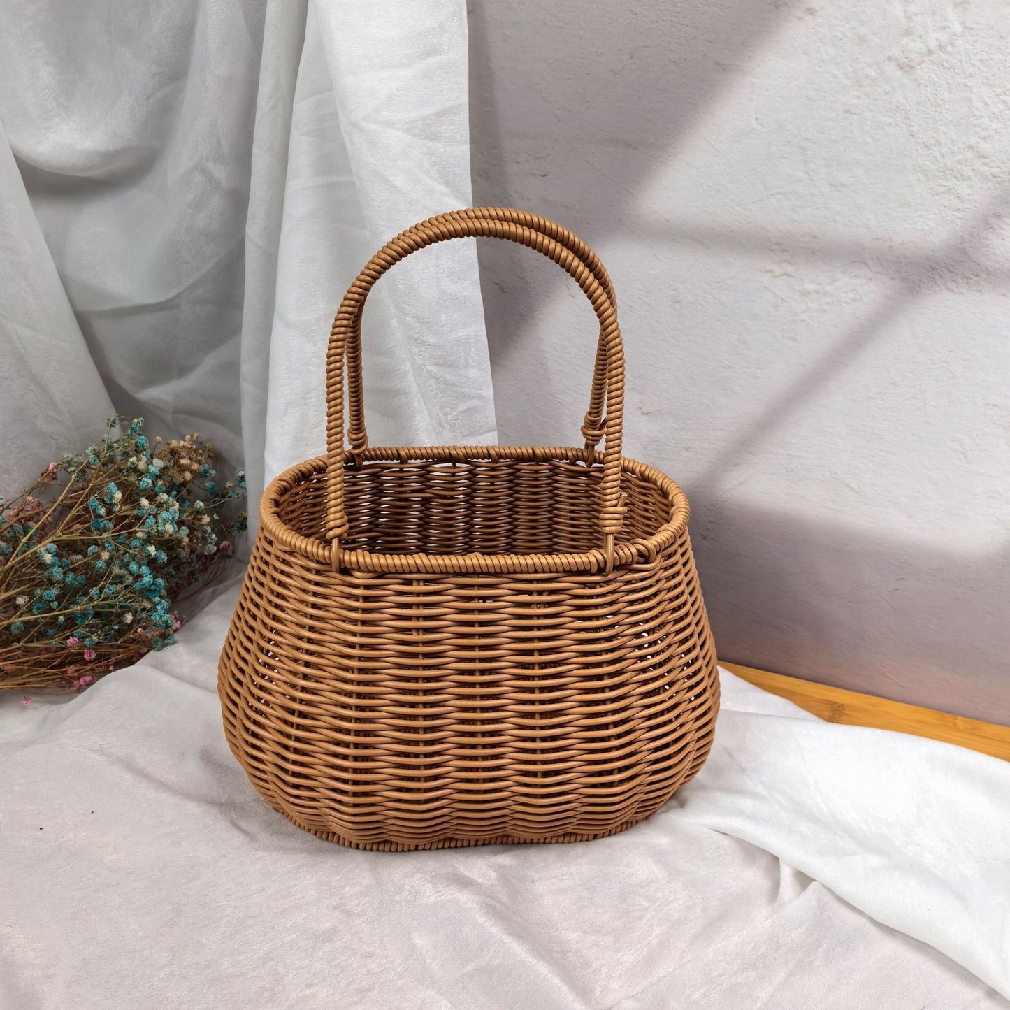 Damen modischer Rattan-Behälter mit Perlenhenkel Brehn