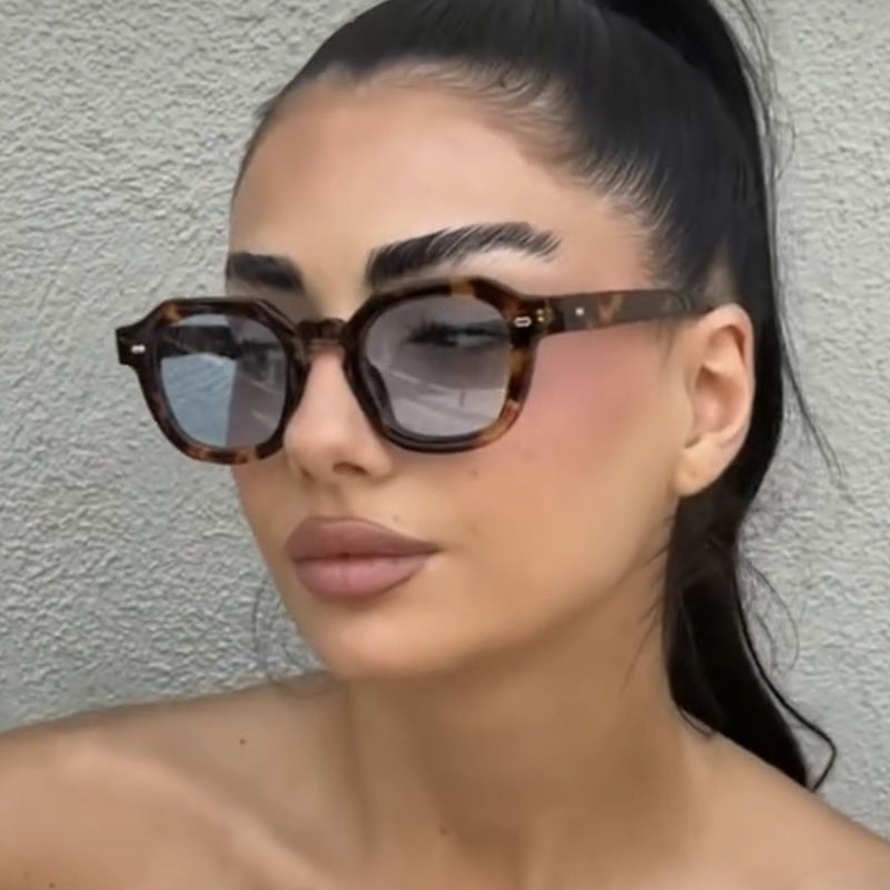 Damen Sonnenbrille im modernen Design mit polarisierenden Gläsern Brehn