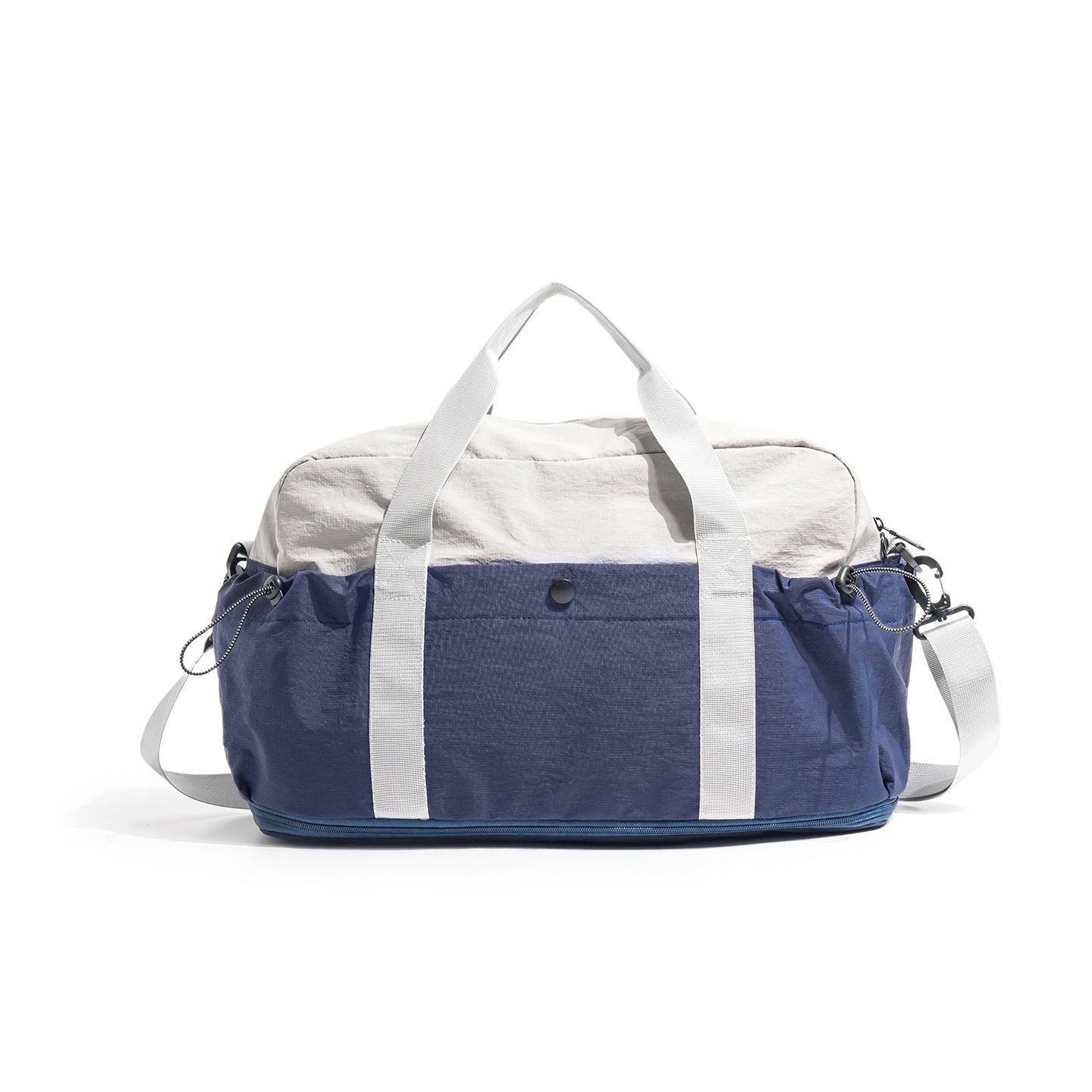 Geräumige Reisetasche mit verstellbaren Trägern