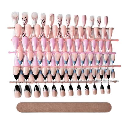 Abnehmbares Press-On-Nagel-Set mit dekorativen Designs Brehn