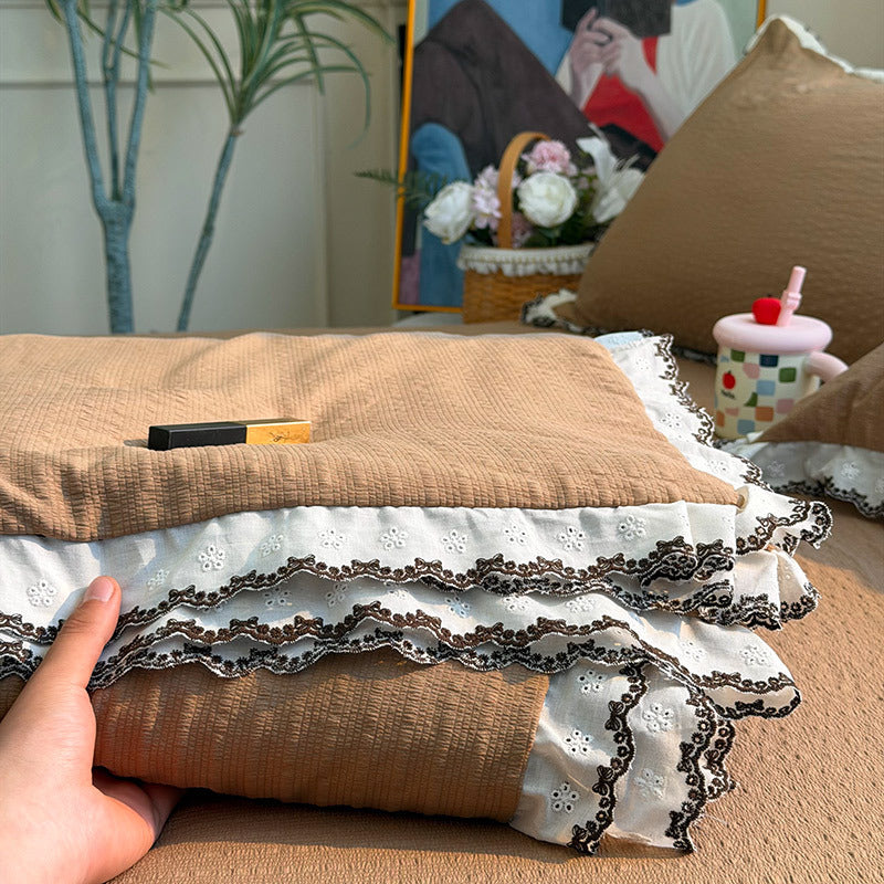 Damen Tagesdecke mit eleganten Spitzenverzierungen und feiner Baumwolloberfläche Brehn