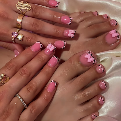 Künstlerisches Nagelset mit Schleifenakzenten Brehn