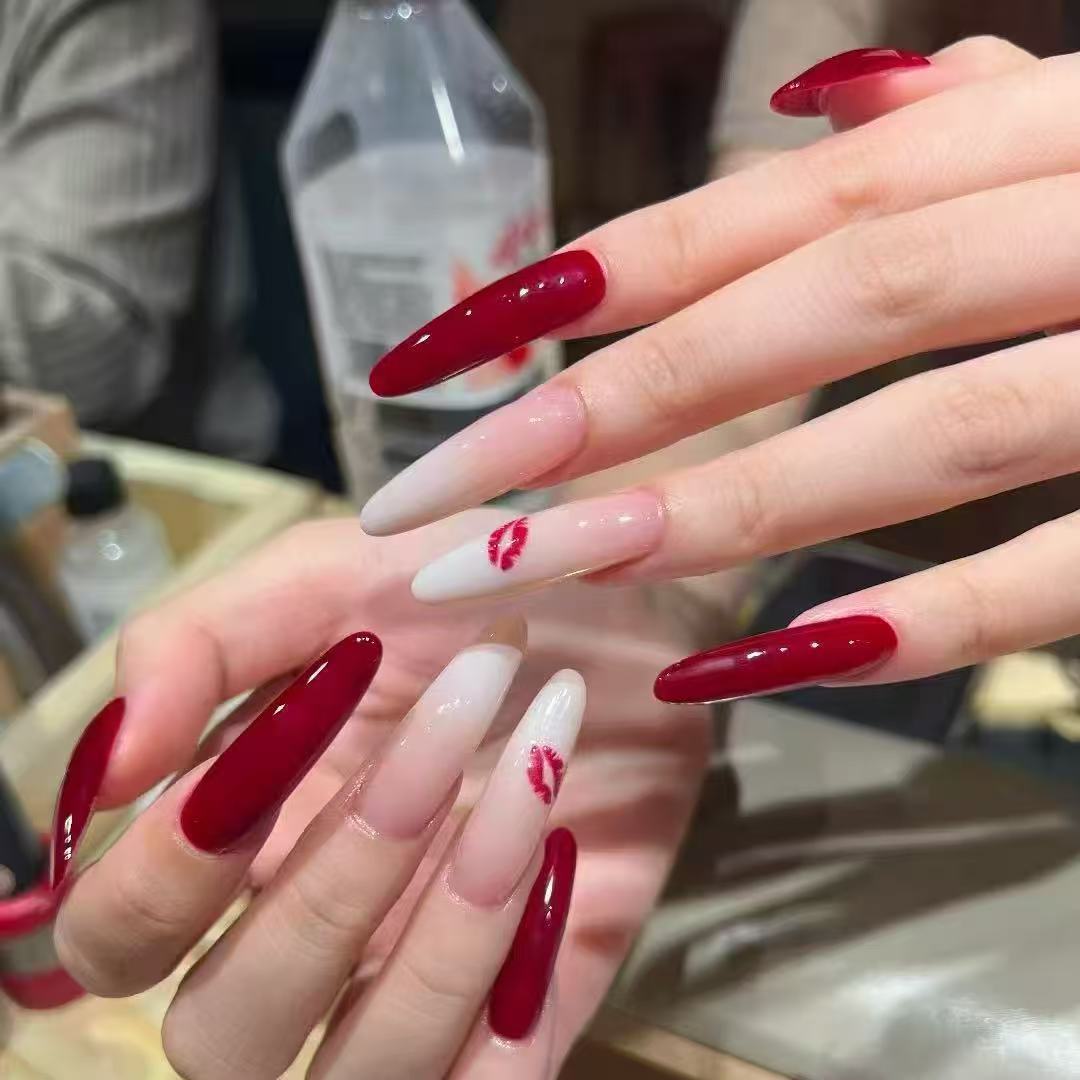Künstlerische Lange Stiletto-Nagelverzierungen Brehn
