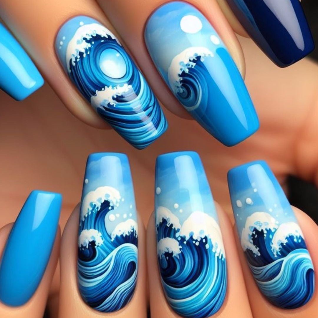 Kunstnagel Set mit maritimen Wellenmotiven Brehn