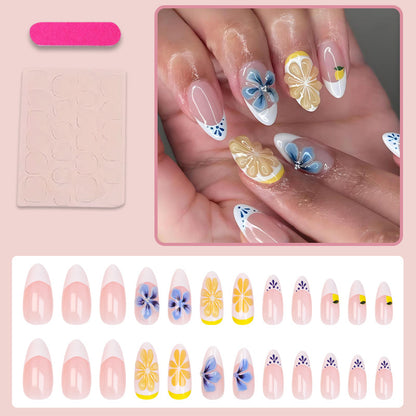 Kunstnagelset mit eleganten Blumen- und Schmetterlingsakzenten Brehn