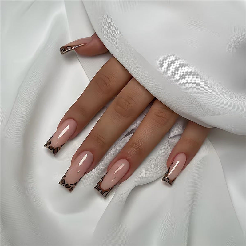 Trendy French Tip Press-On Nail Set Brehn